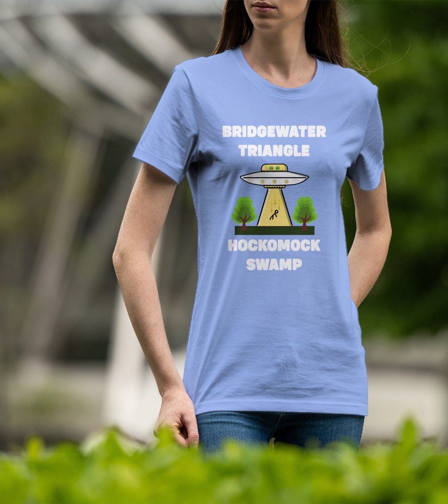 Bridgewater Triangle Hockomock Swamp UFO Alien Abduction Scene T-Shirt