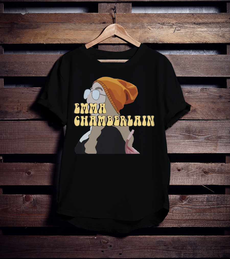 Emma Chamberlain YouTube Customized Women Fashion Trendsetter Beanie Glasses T-Shirt