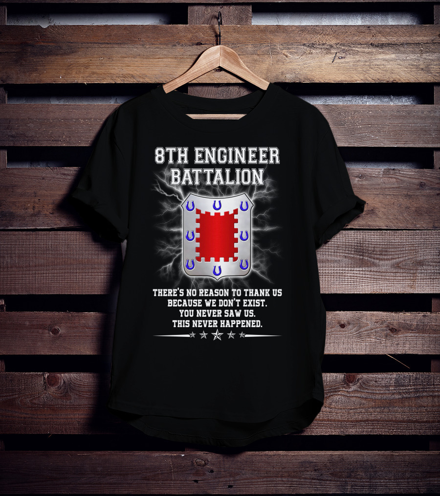 8Th Engineer Battalion Shield And Lightning With Invisible Warriors Motto T-Shirt
