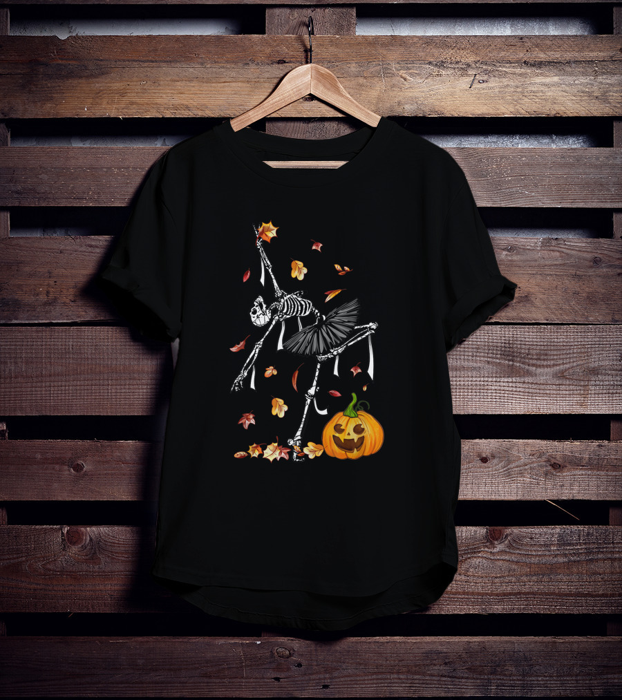 Ballet Dancer Ballerina Skeleton With Jack-O'-Lantern Halloween Fall Leaves T-Shirt