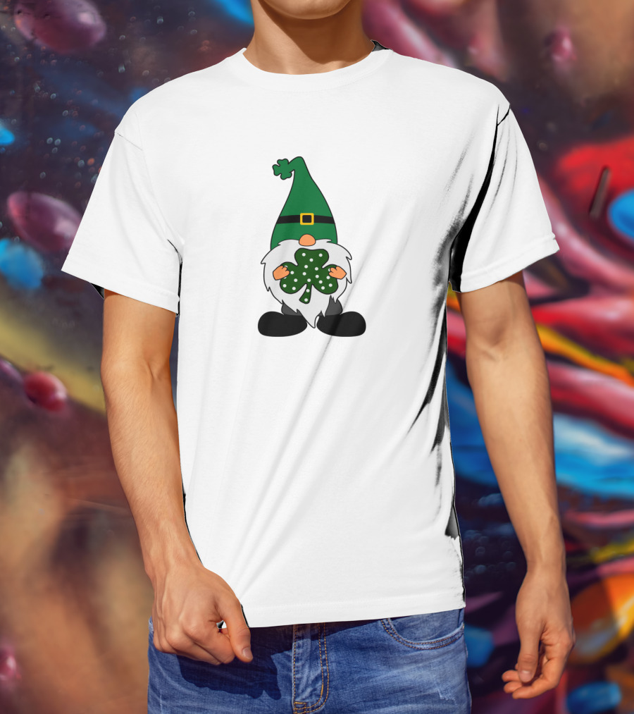 St Patricks Day Gnome With Shamrock In Green Hat T-Shirt