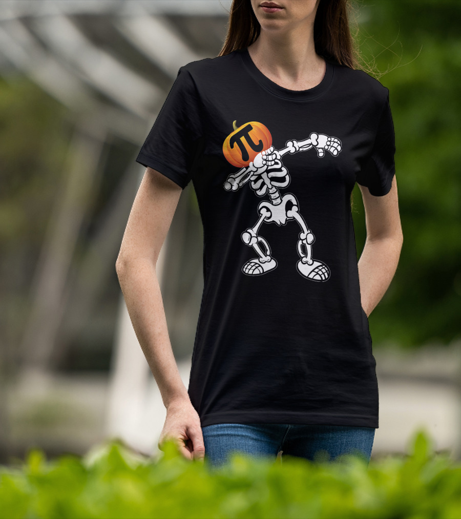 Funny Halloween Skeleton Dabbing Pumpkin Pi Math T-Shirt