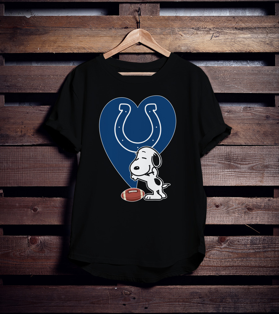 Indianapolis Colts Snoopy Football Heart Hug T-Shirt