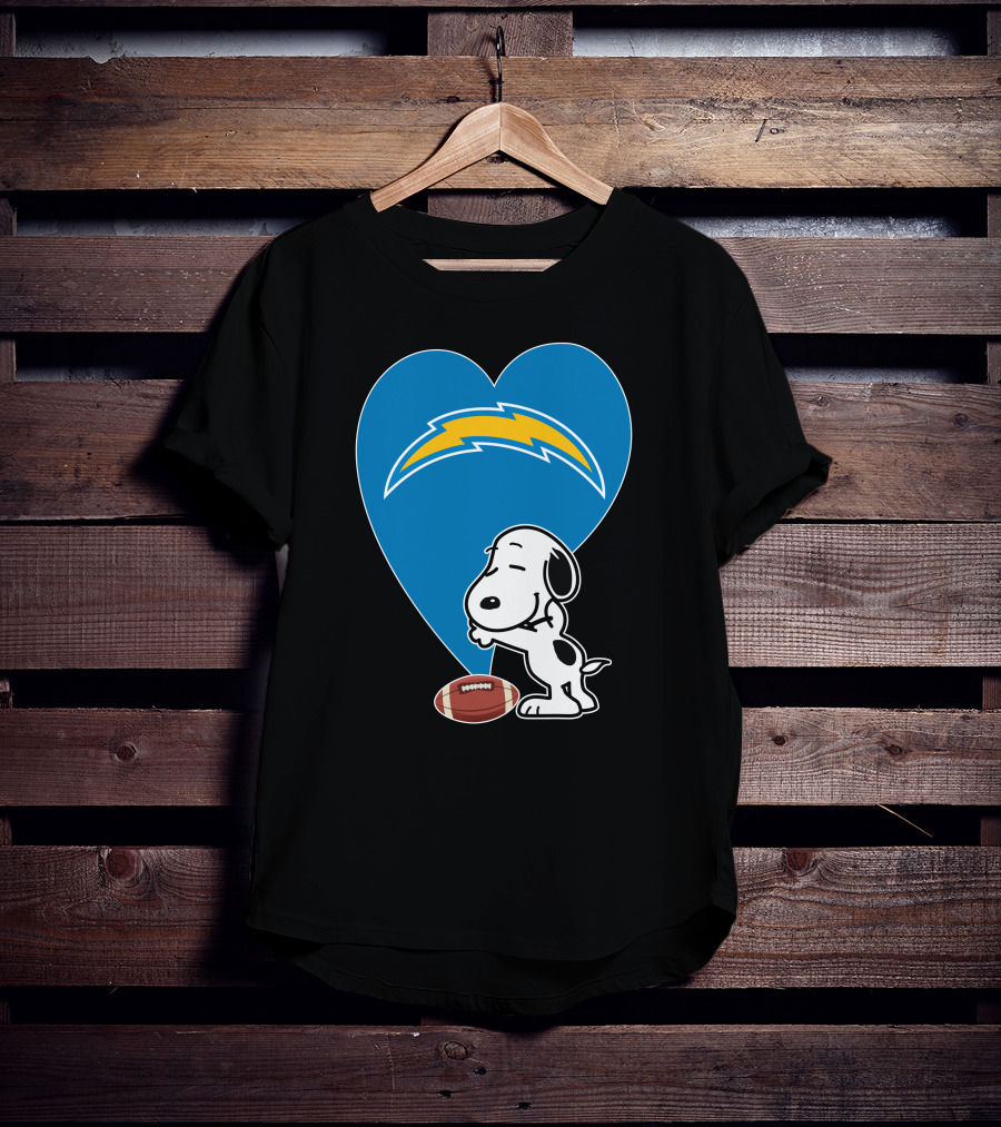 Los Angeles Chargers Snoopy Football Heart Hug T-Shirt