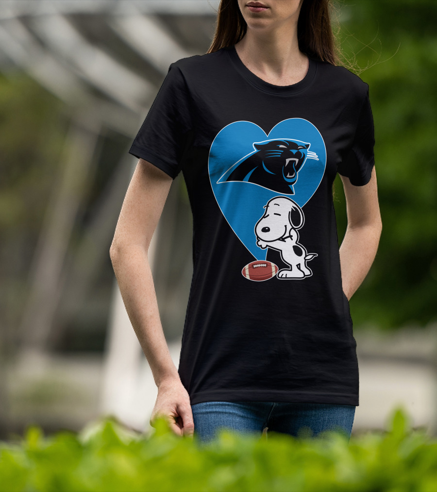 Carolina Panthers Snoopy Football Heart Hug T-Shirt