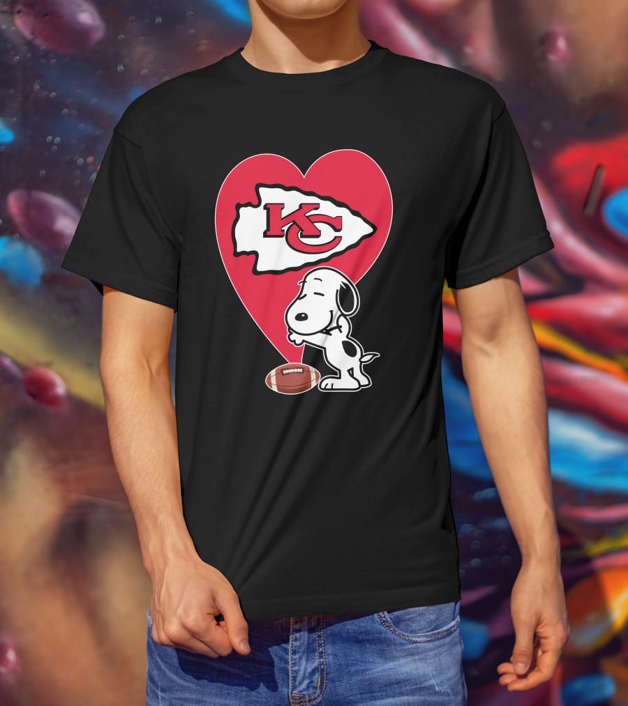 Kansas City Chiefs Heart Snoopy Football Hug T-Shirt