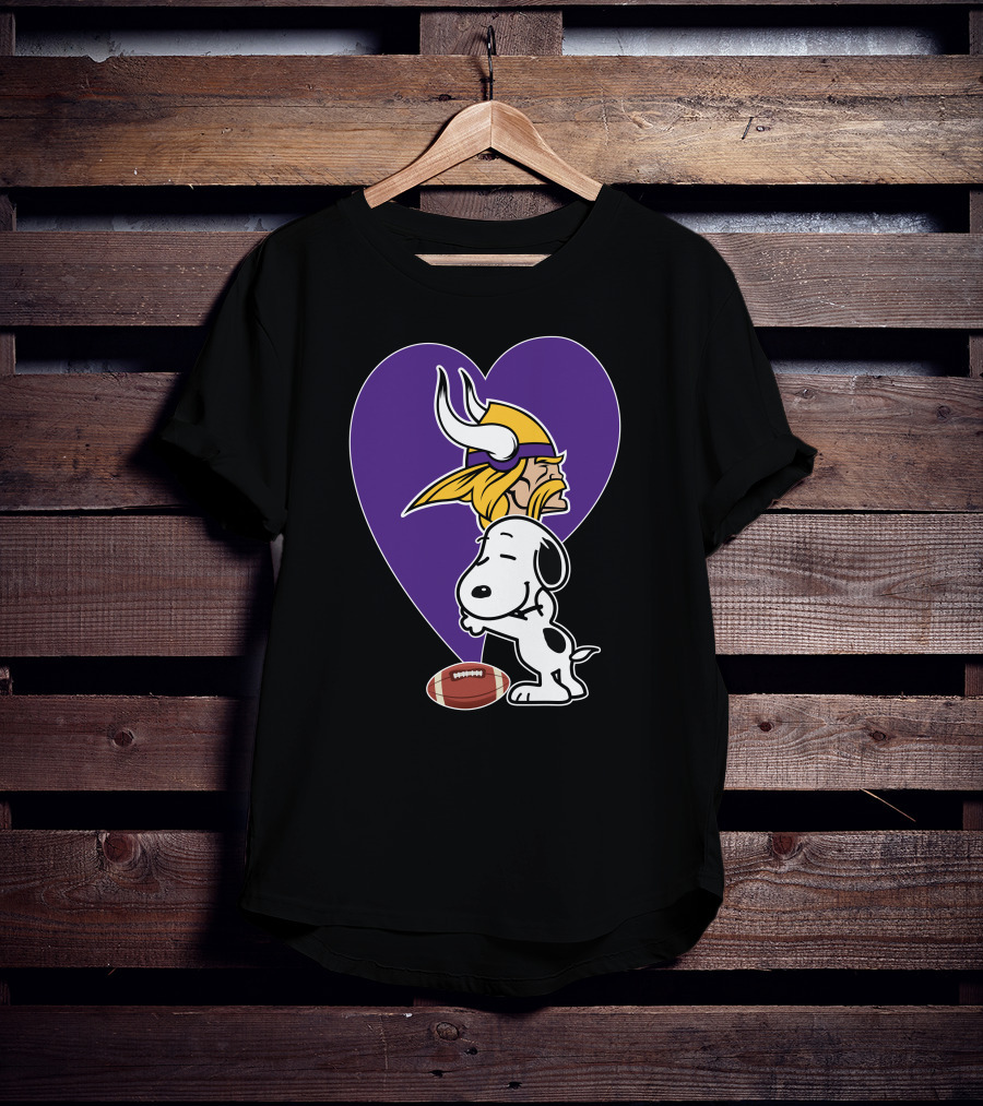 Minnesota Vikings Snoopy Football Heart Hug T-Shirt