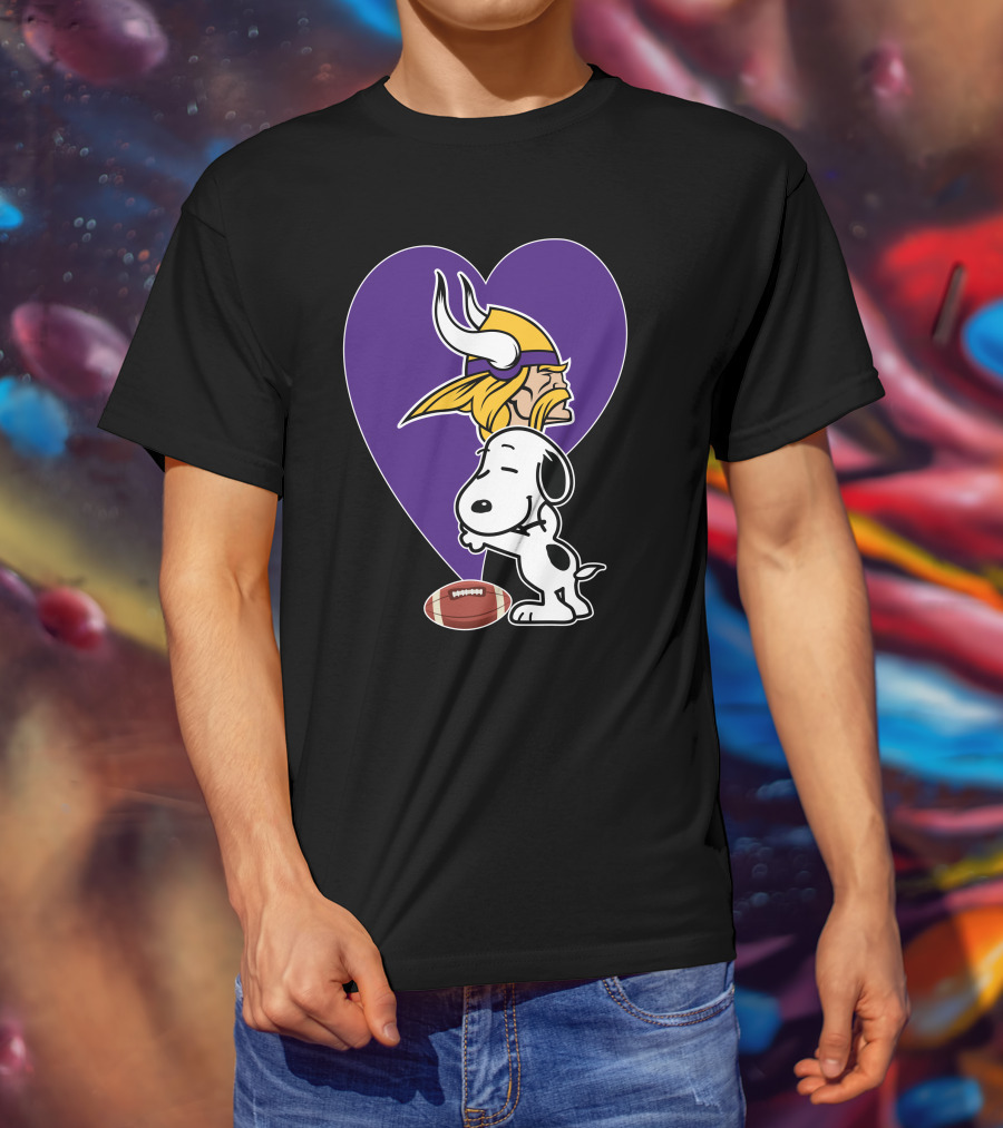 Minnesota Vikings Snoopy Football Heart Hug T-Shirt