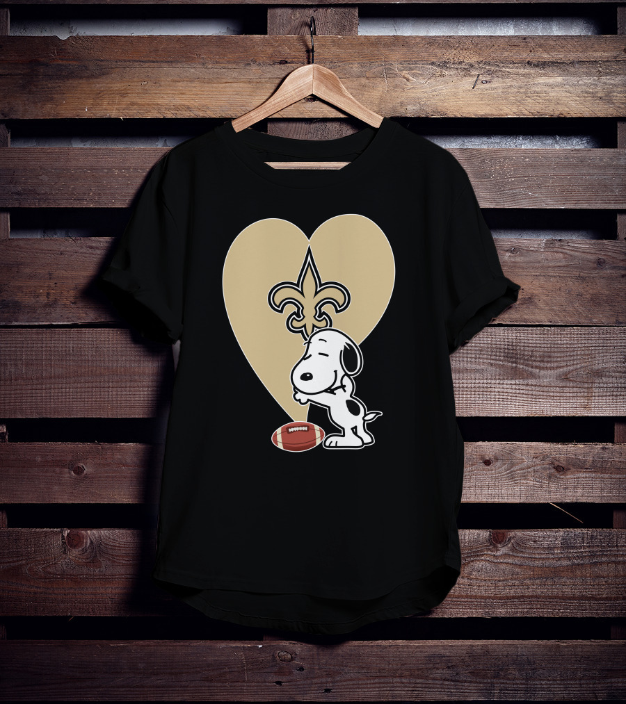 New Orleans Saints Snoopy Hug Heart Fleur-de-Lis Football T-Shirt
