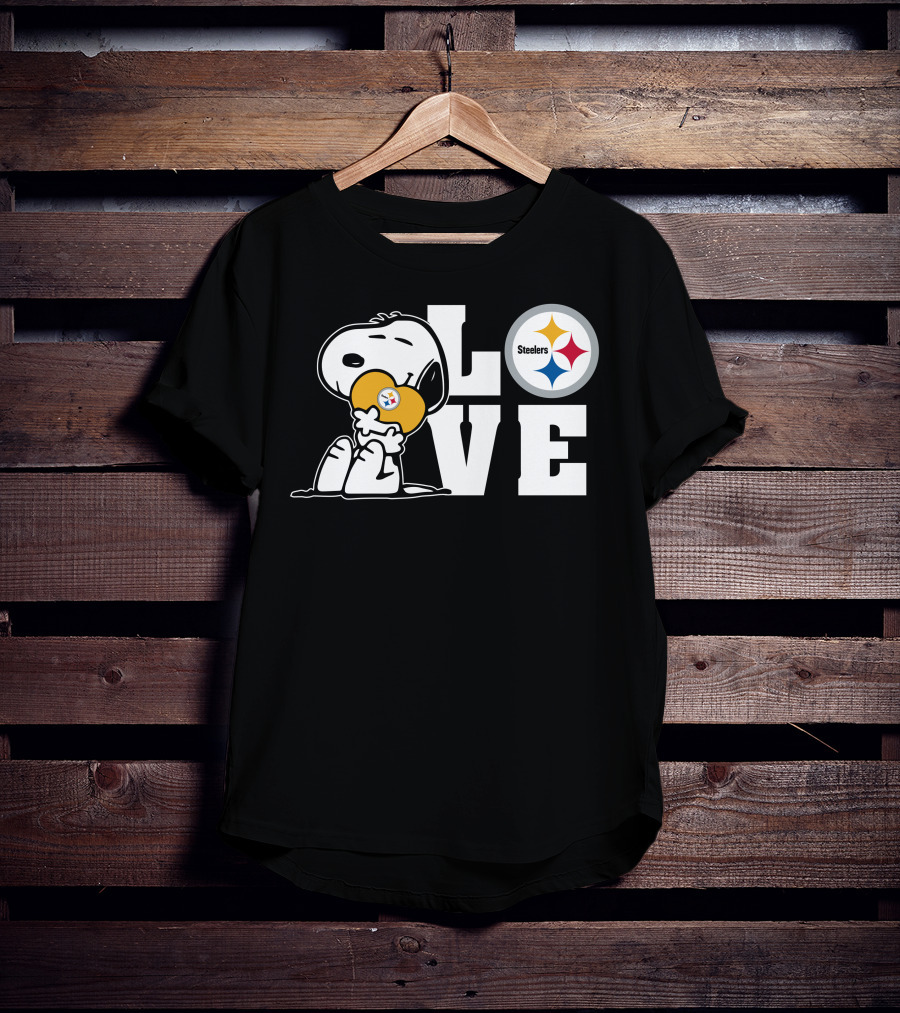 Snoopy Hugging Yellow Heart Steelers Love T-Shirt