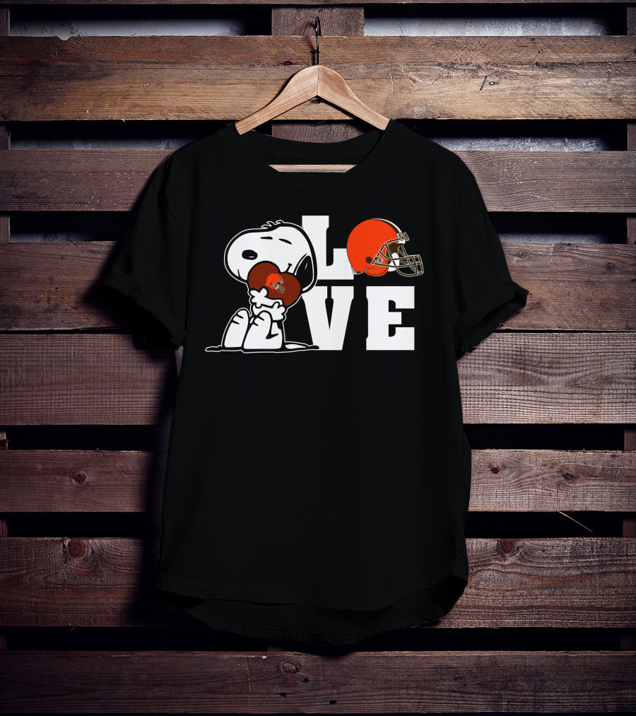 Snoopy Love Cleveland Browns Football Helmet T-Shirt