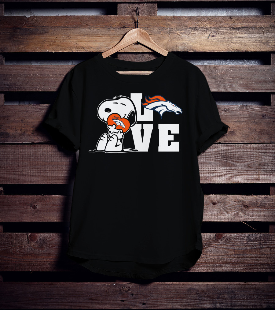 Snoopy Love Denver Broncos Peanuts NFL Football T-Shirt