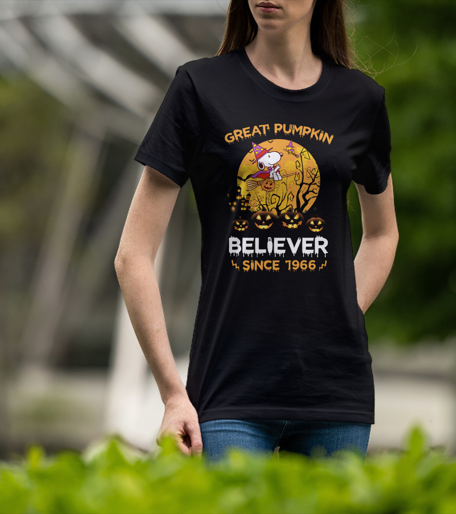 Great Pumpkin Believer Since 1966 Snoopy Halloween Flying Broomstick Moon Jack-O'-Lanterns T-Shirt