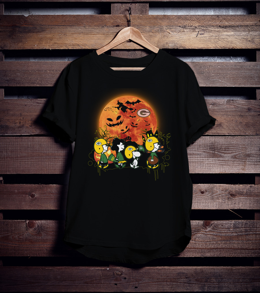 Green Bay Packers Halloween Peanuts Characters Under Full Moon T-Shirt