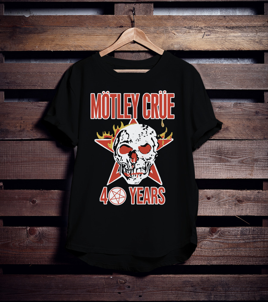 Mötley Crüe 40 Years Skull Flames Star Pentagram T-Shirt