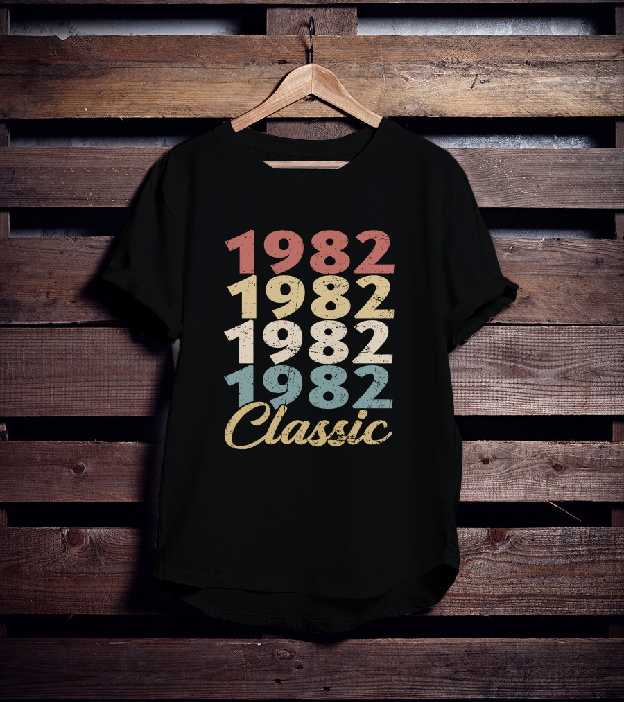 1982 Classic Vintage T-Shirt