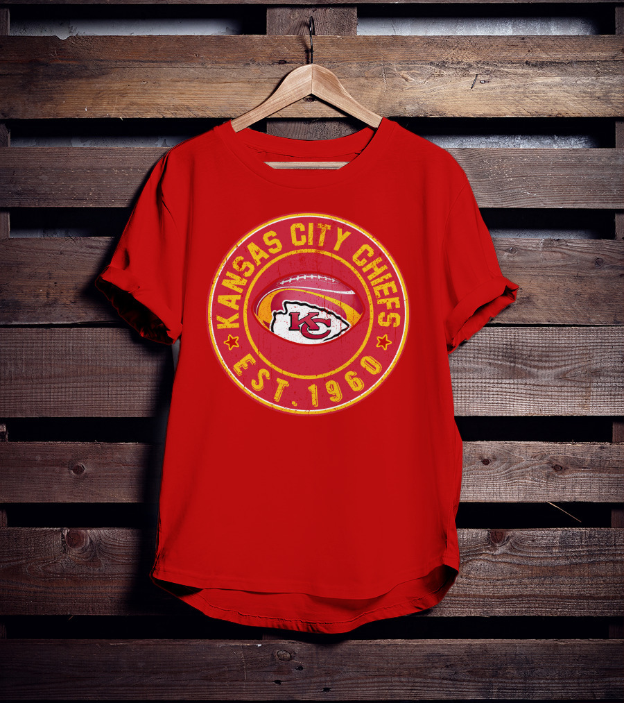 Kansas City Chiefs Est. 1960 Red Distressed Logo Vintage Football Badge T-Shirt