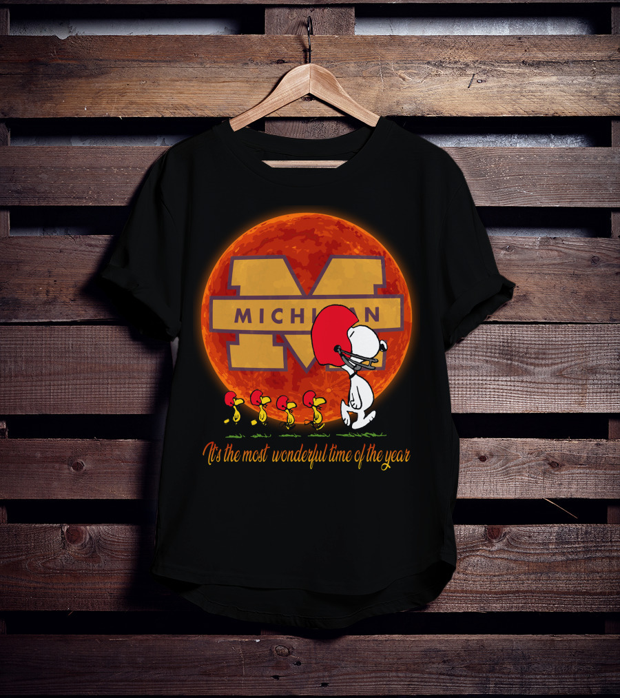 It's The Most Wonderful Time Of The Year Michigan Football Snoopy Woodstock T-Shirt