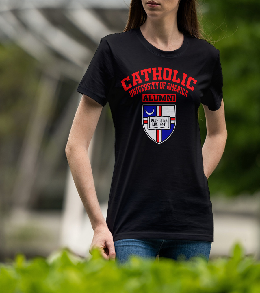 Catholic University Of America Alumni Deus Lux Mea Est Crest T-Shirt