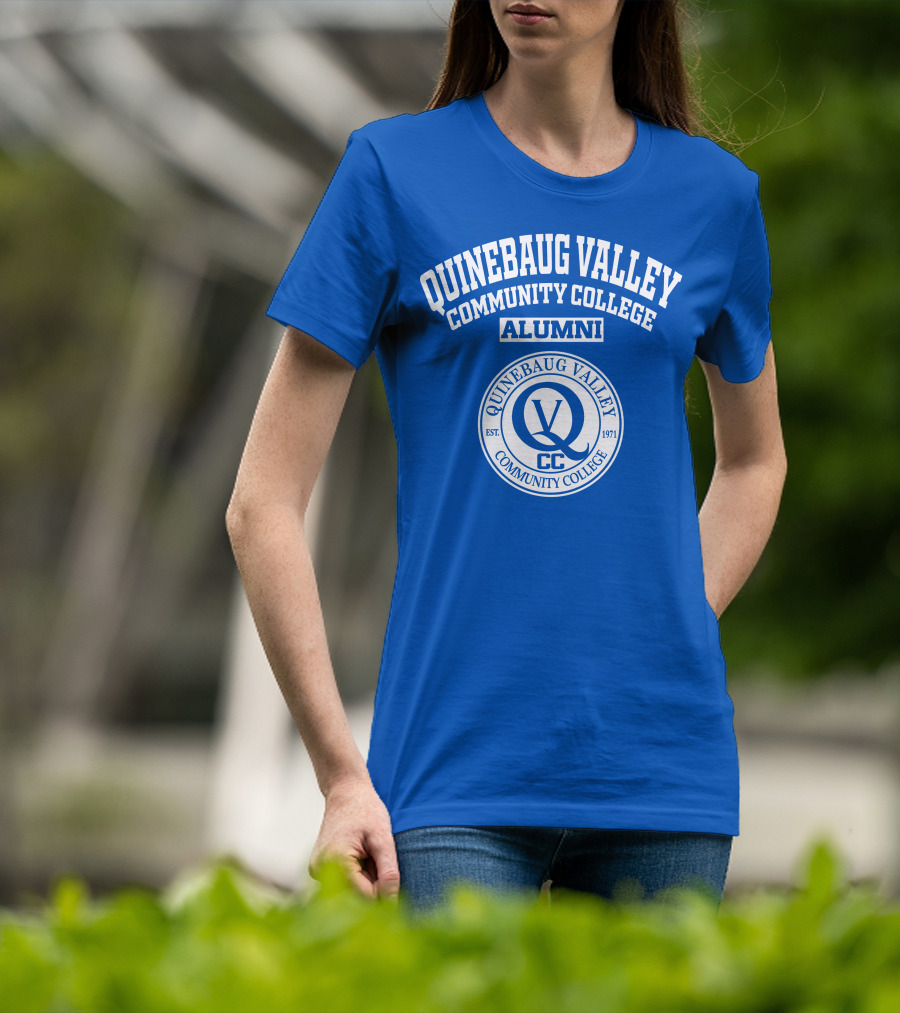 Quinebaug Valley Community College Alumni Est 1971 Logo Cc T-Shirt