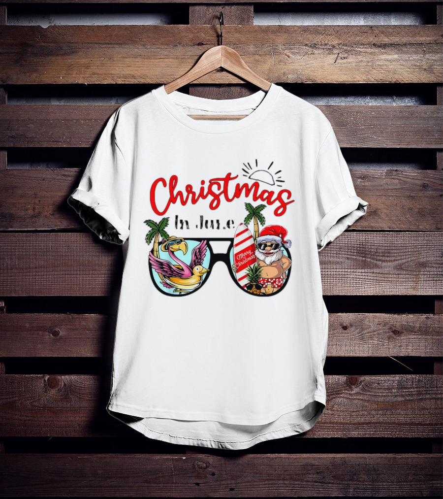 Christmas In June Sunglasses Santa Flamingo Merry Christmas Summer Vacation T-Shirt