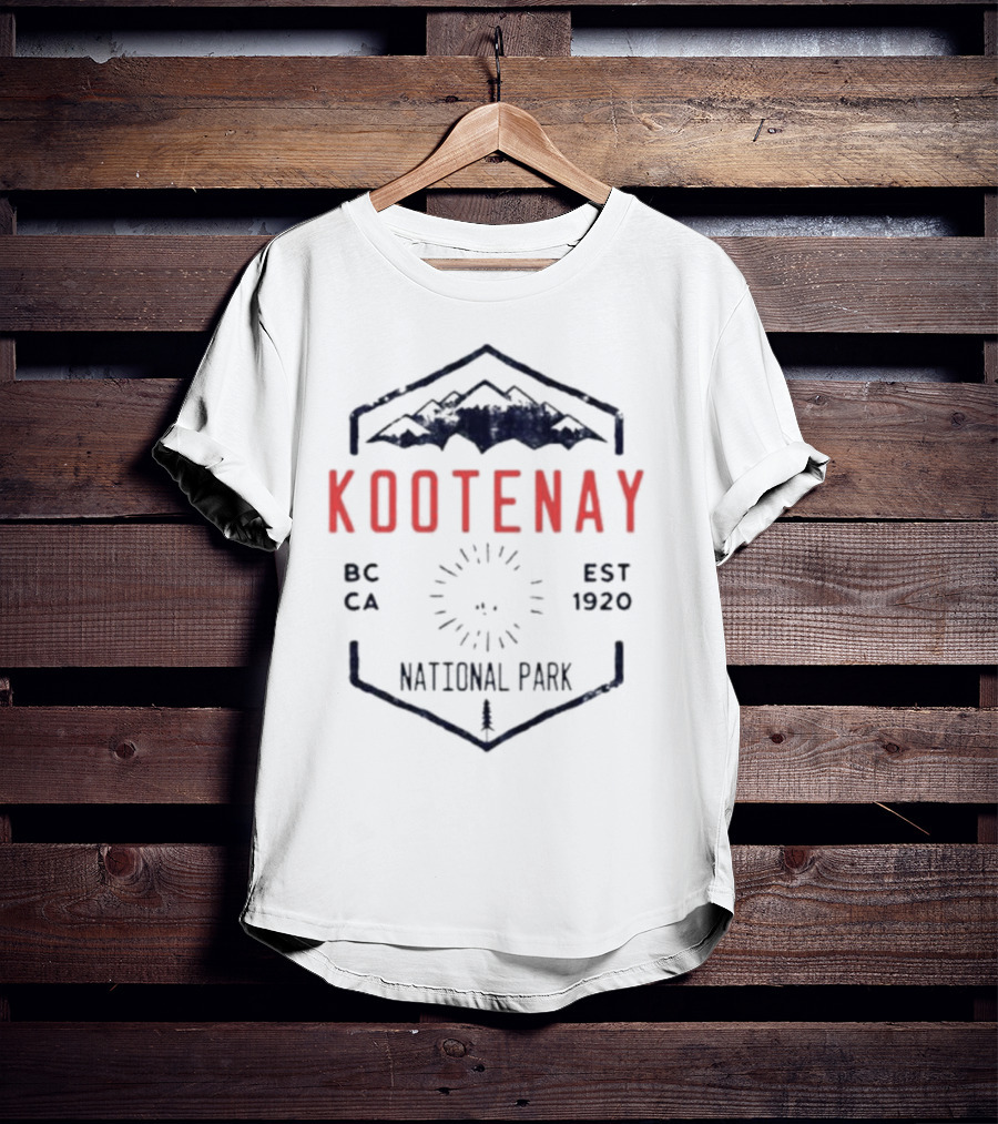 Kootenay National Park Canada BC Est 1920 Mountain Badge T-Shirt