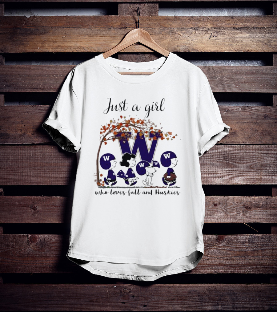 Just A Girl Who Loves Fall And Huskies Peanuts Football T-Shirt