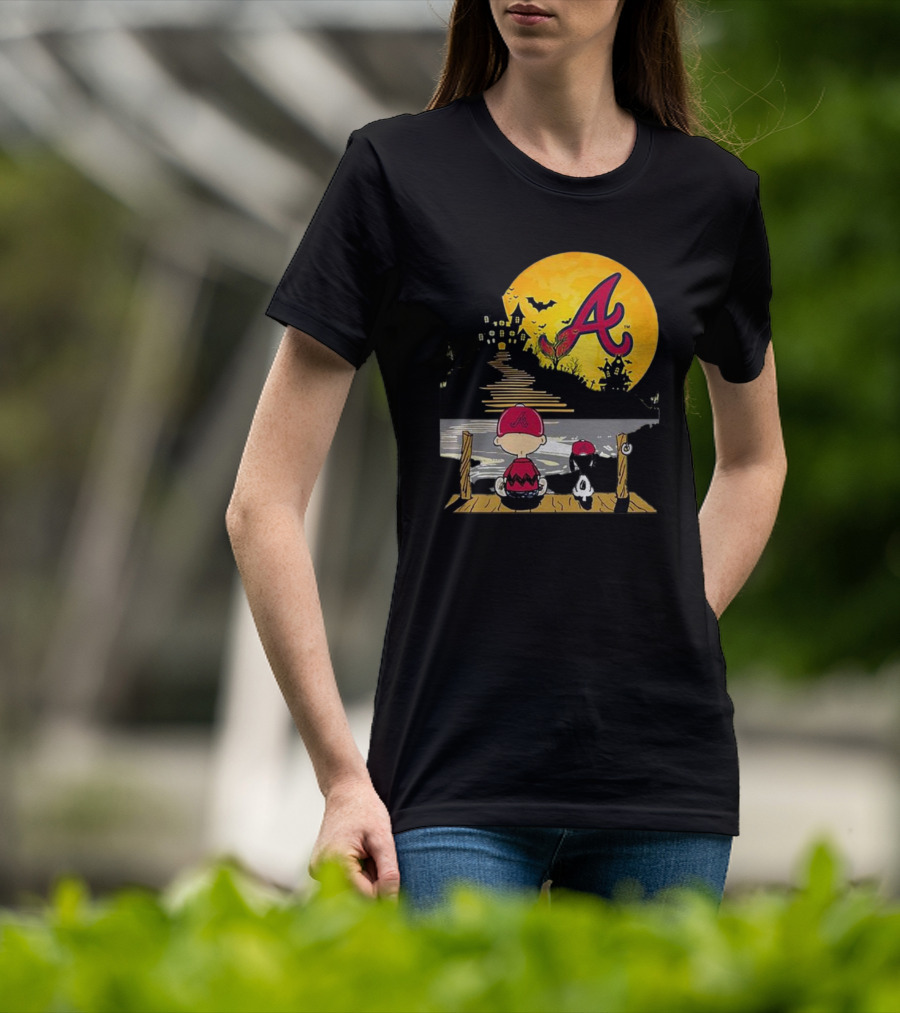 Snoopy Charlie Brown Atlanta Braves Halloween Under Moon T-Shirt