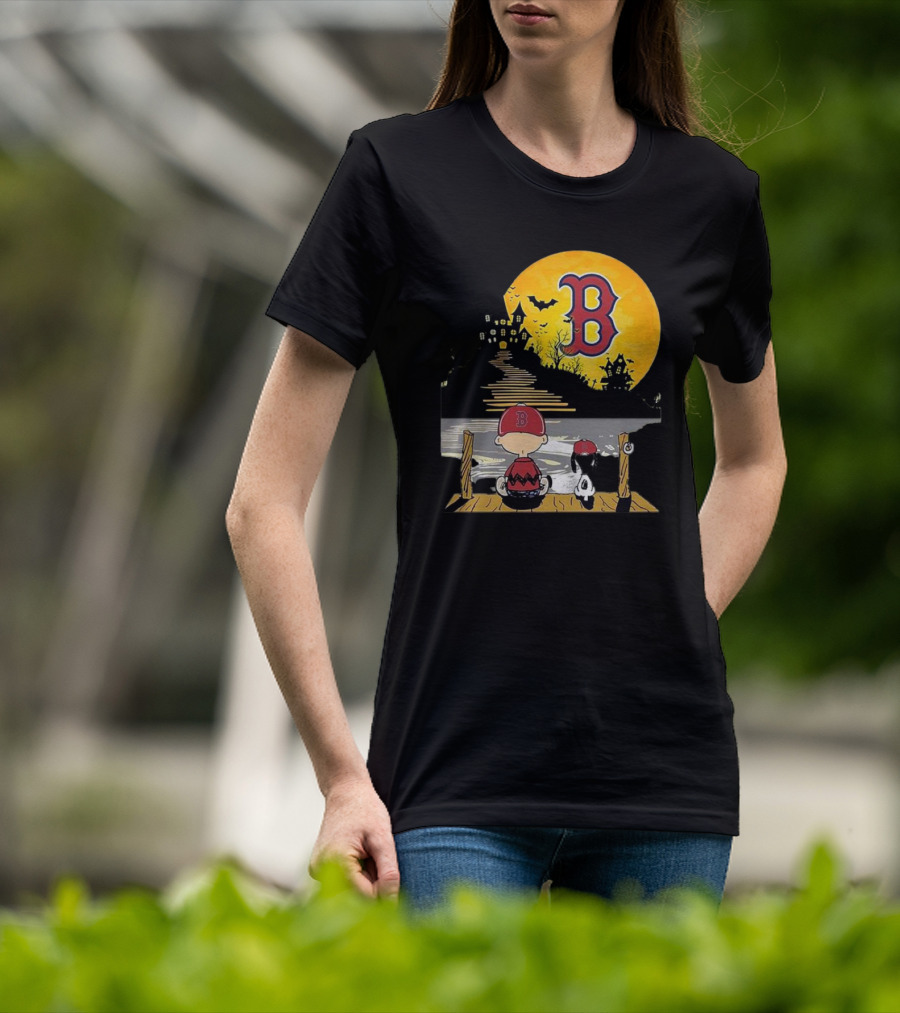 Snoopy And Charlie Brown Boston Red Sox Halloween Moon Scene T-Shirt