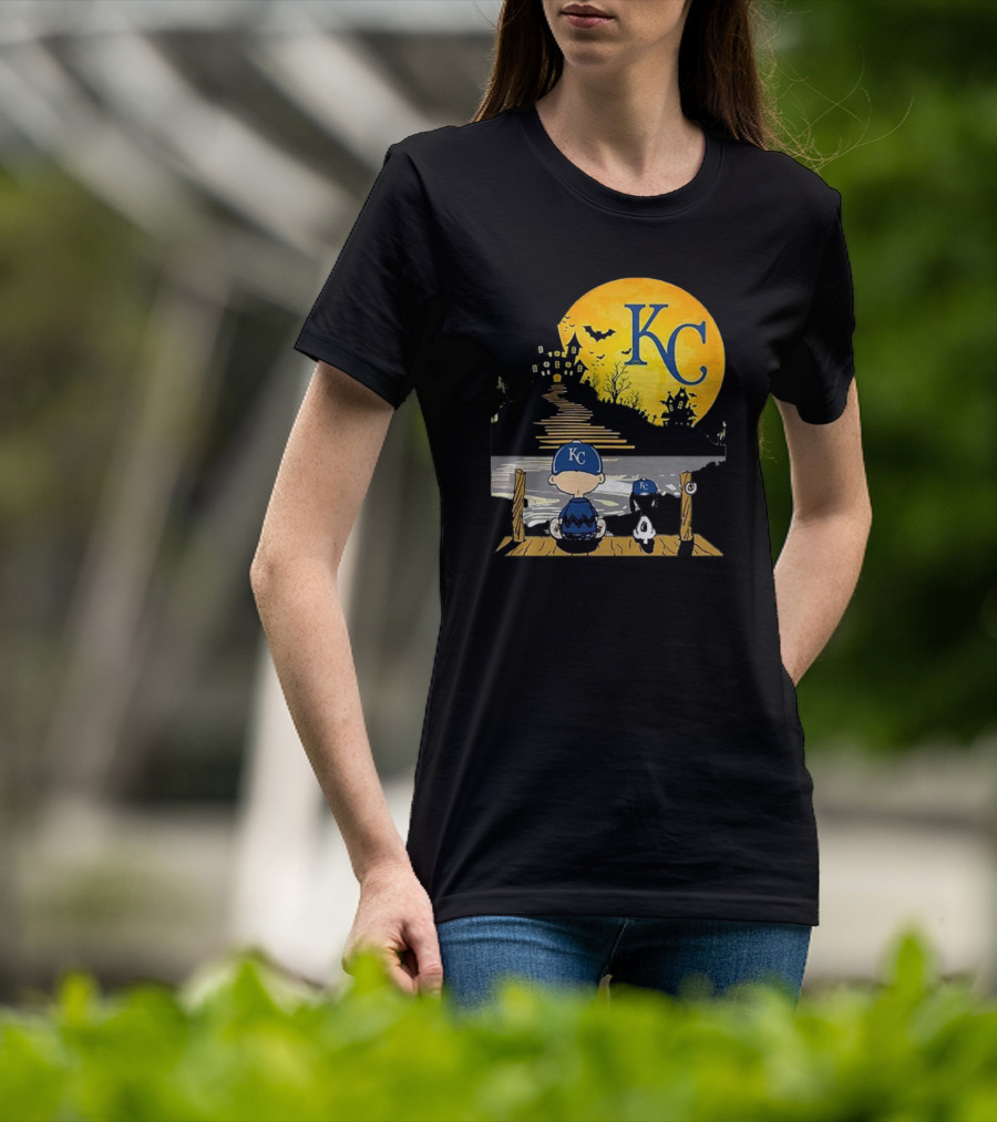 Snoopy Charlie Brown Halloween Kansas City Royals Moon Scene T-Shirt