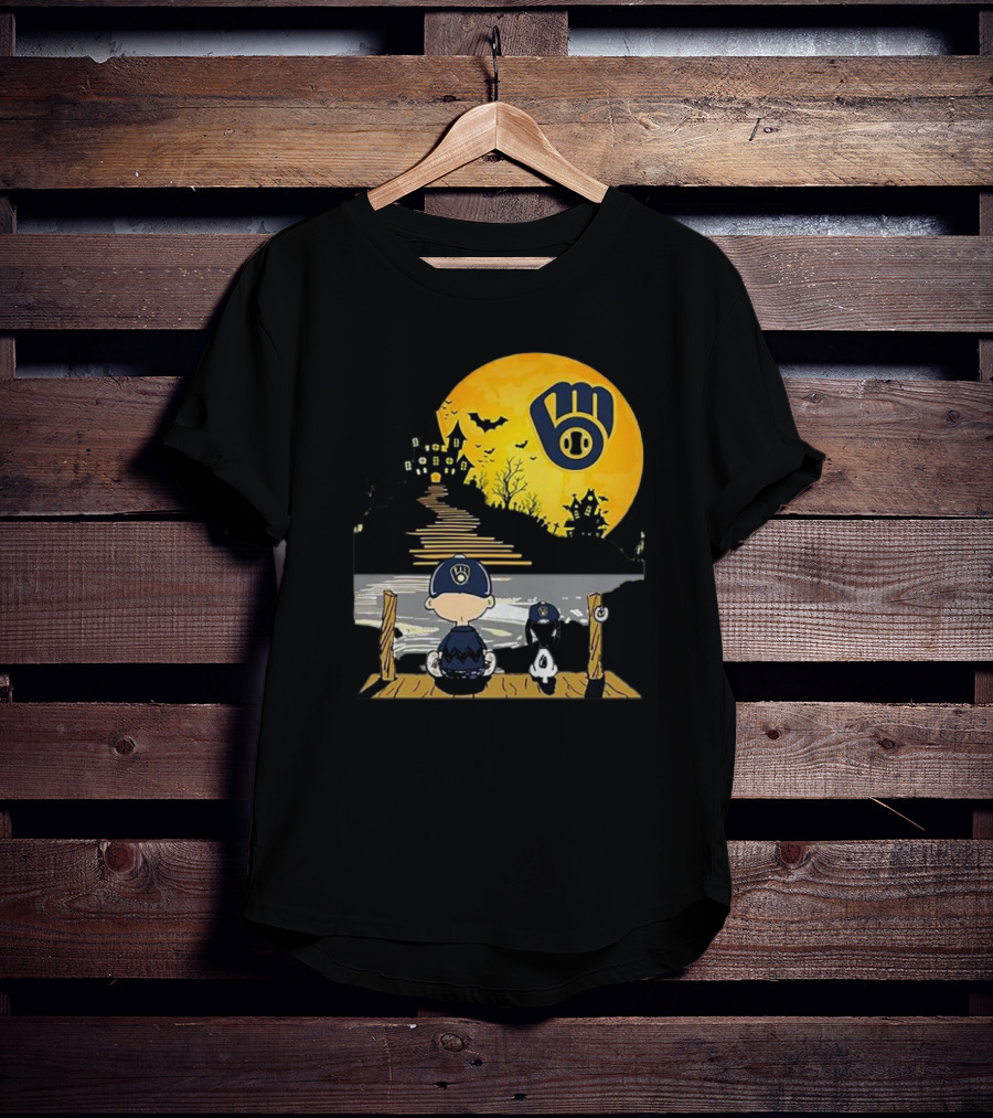 Snoopy Charlie Brown Under Moon Milwaukee Brewers Halloween Mansion Bats T-Shirt