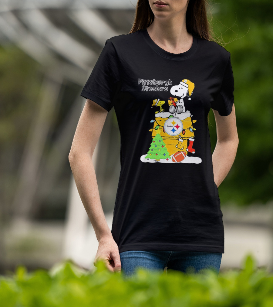 Pittsburgh Steelers Christmas Snoopy Rooftop Holiday Scene T-Shirt