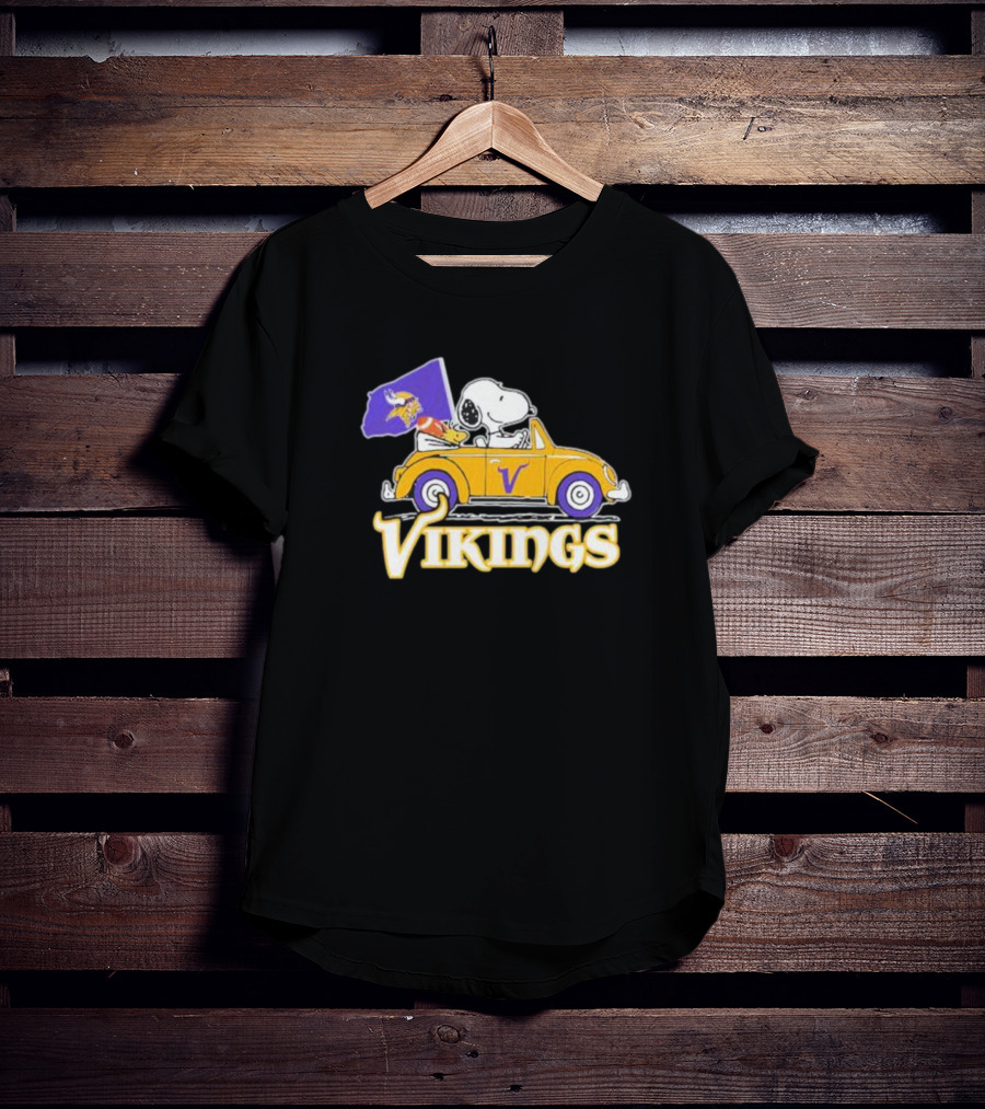 Snoopy Woodstock Driving Car With Vikings Flag Minnesota NFL T-Shirt