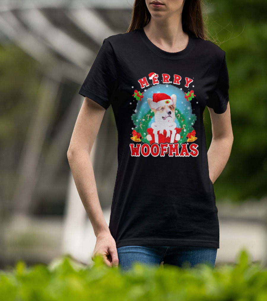 Merry Woofmas Welsh Corgi In Santa Hat With Presents And Christmas Decorations T-Shirt