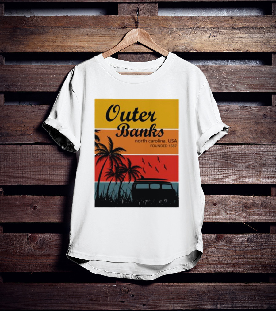 Outer Banks North Carolina USA Founded 1587 Vintage Car Beach Palm Trees T-Shirt