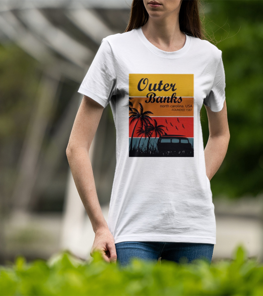 Outer Banks North Carolina USA Founded 1587 Vintage Car Beach Palm Trees T-Shirt