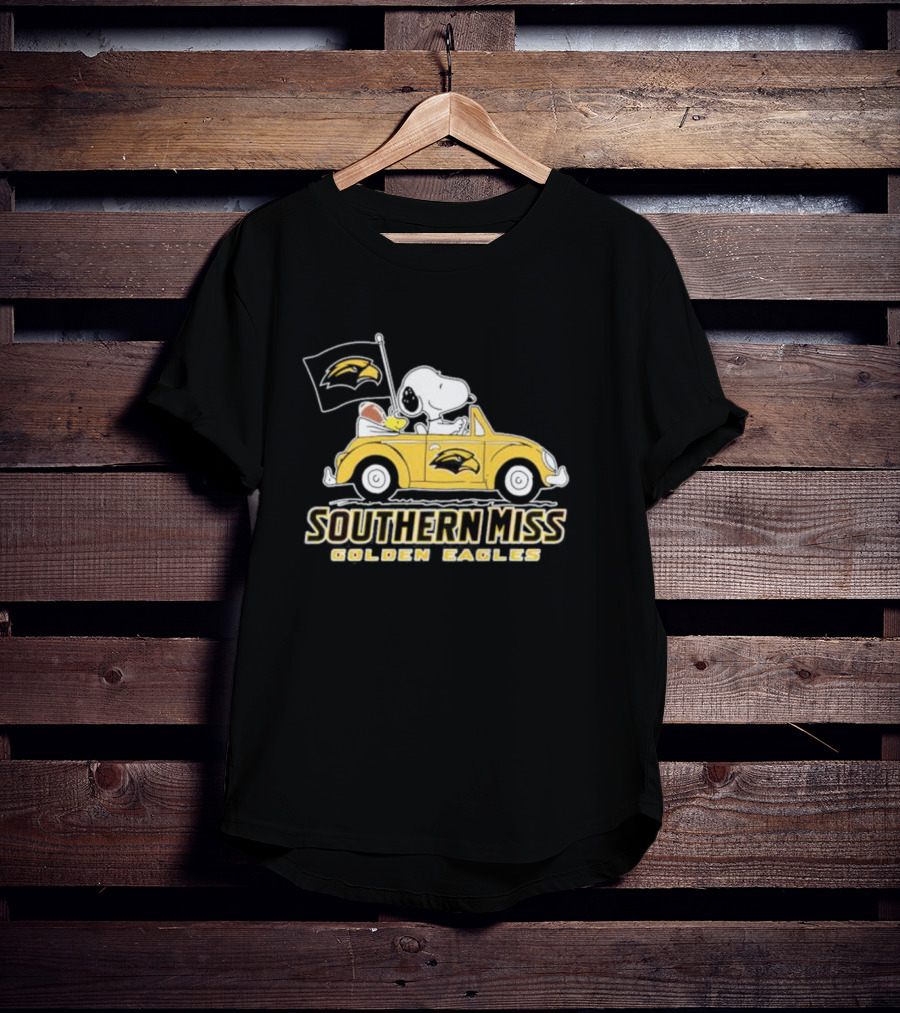 Southern Miss Golden Eagles Snoopy And Woodstock Driving Car T-Shirt