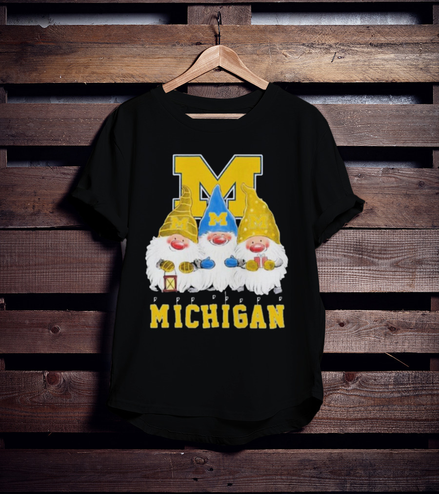Michigan Wolverines Gnomes Merry Christmas T-Shirt