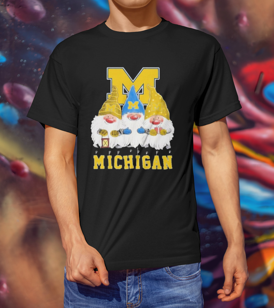 Michigan Wolverines Gnomes Merry Christmas T-Shirt