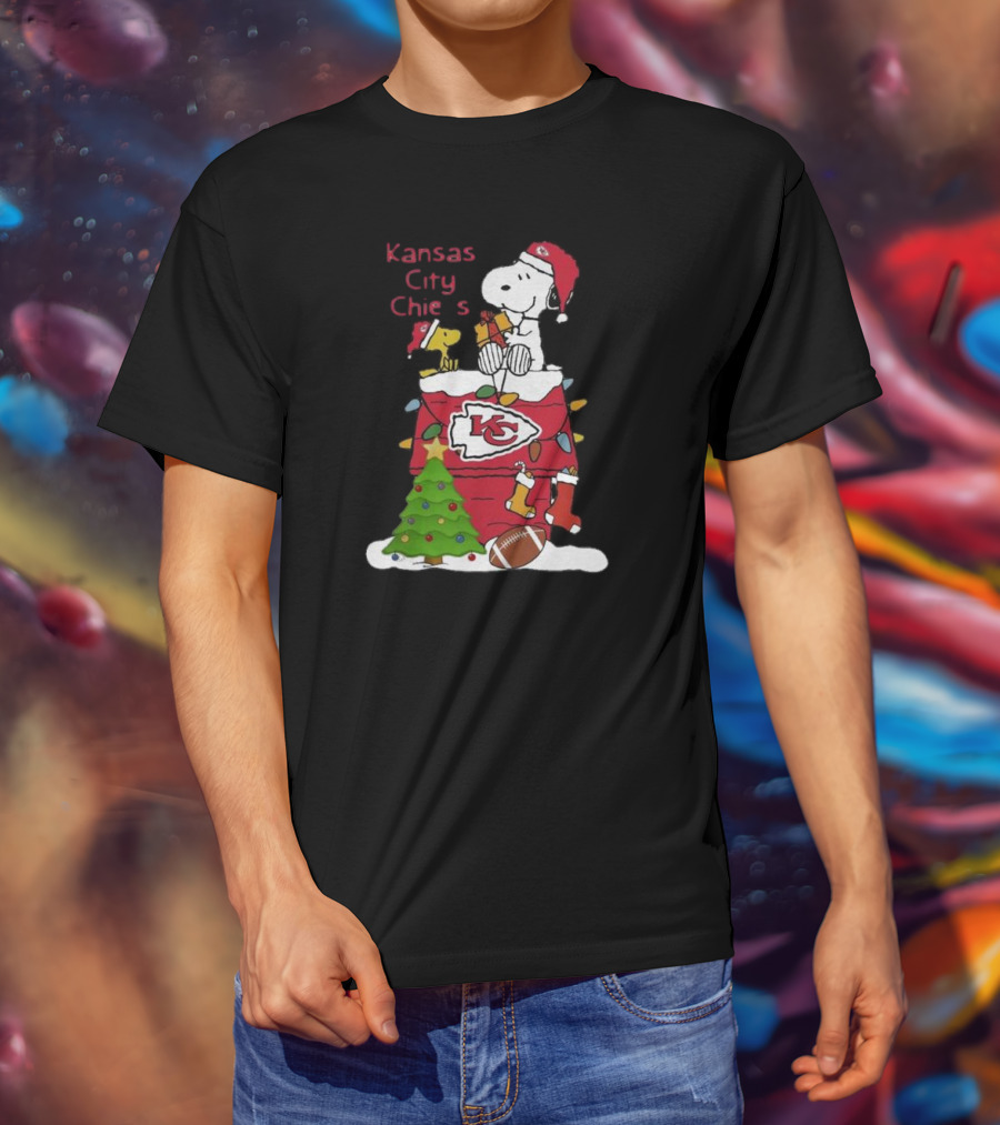 Kansas City Chiefs Christmas Snoopy And Woodstock Santa Scene T-Shirt