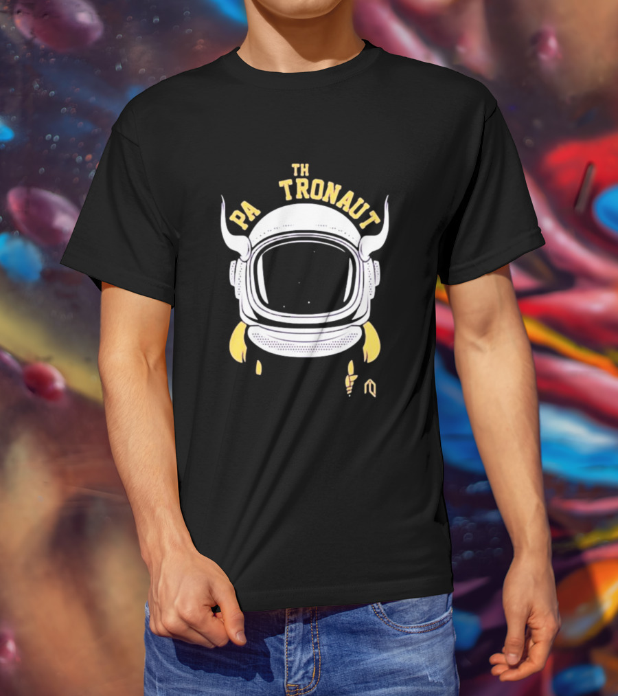TH PA TRONAUT Minnesota Vikings Helmet T-Shirt