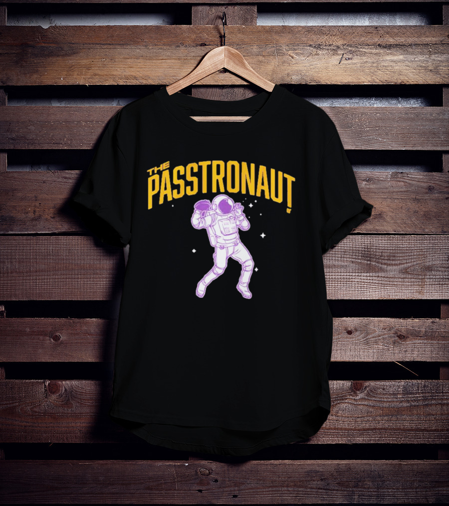 The Passtronaut Minnesota Football Astronaut Throwing Football T-Shirt