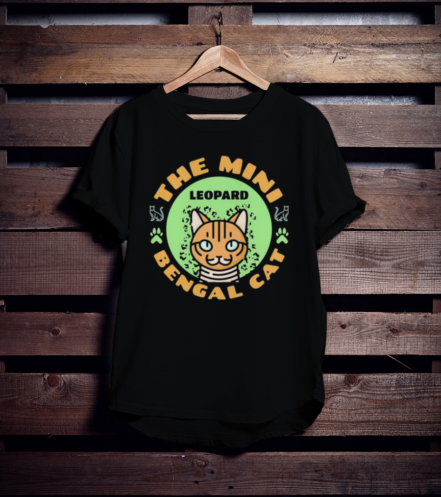 THE MINI LEOPARD BENGAL CAT PAWS AND WHISKERS ICONS T-Shirt