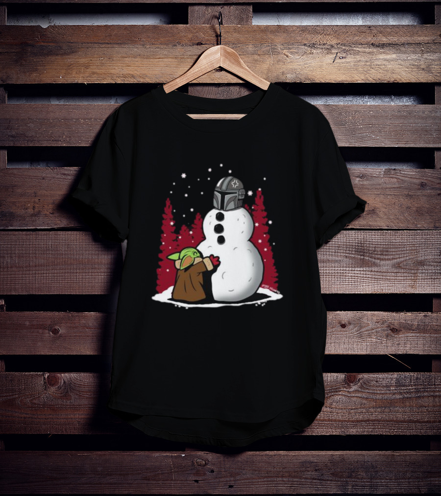 The Best Snowman In The Parsec Yoda Hugs Snowman Mandalorian Helmet Snow Star Wars T-Shirt