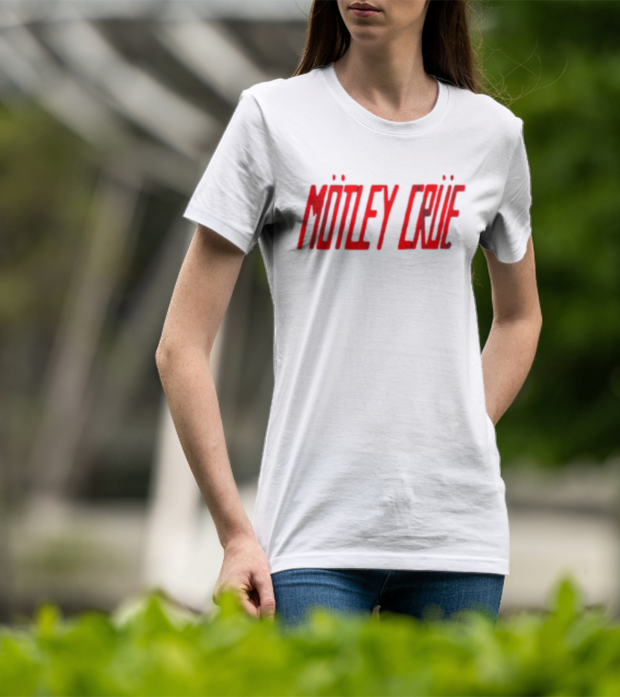 Mötley Crüe Vintage Black And Red Distressed Band T-Shirt