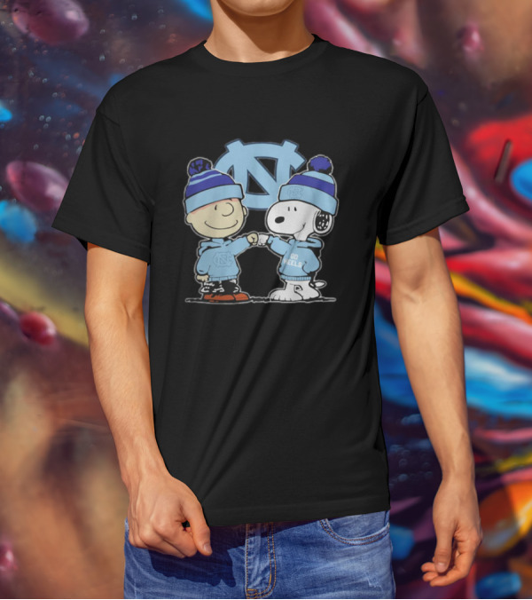 Snoopy And Charlie Brown Go Heels UNC Tar Heels Fist Bump North Carolina T-Shirt
