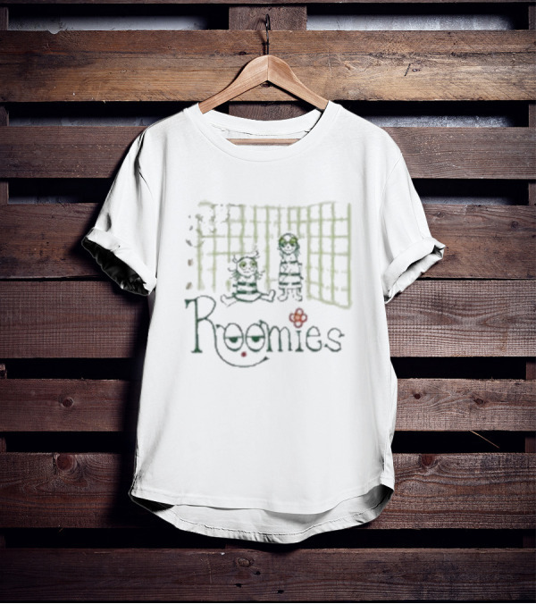 Roomies Bird Frog Full Moon Jailhouse Ensemble T-Shirt