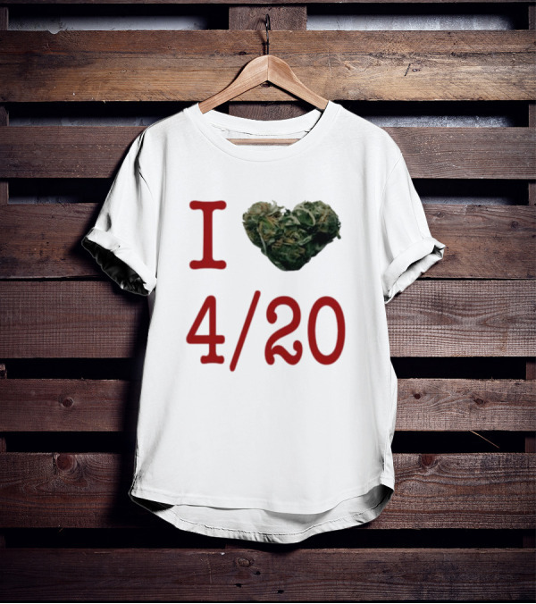 Rihanna Wearing I Heart 4/20 Day T-Shirt