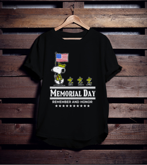 Memorial Day Snoopy And Woodstock Remember And Honor With American Flag T-Shirt