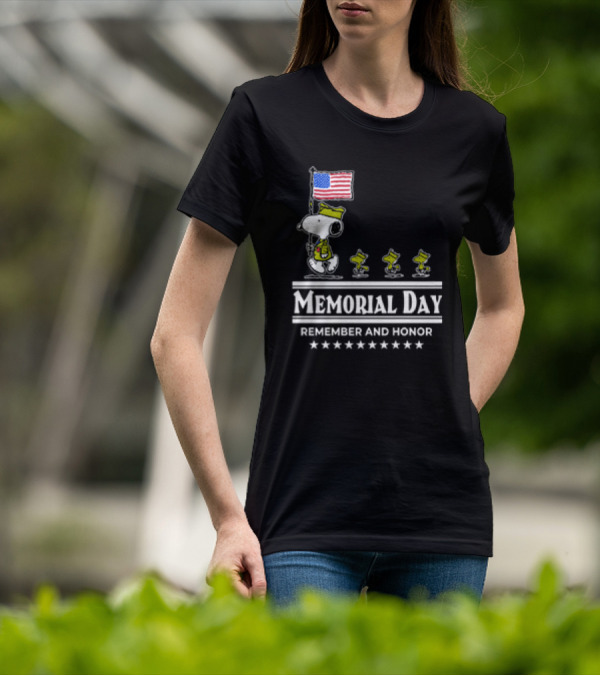 Memorial Day Snoopy And Woodstock Remember And Honor With American Flag T-Shirt